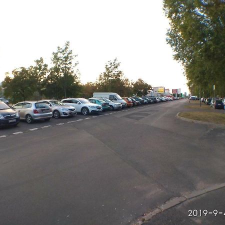 2020 Zwyciestwa 18 - Mieszkanie / Kawalerka / Studio Poznań Eksteriør bilde
