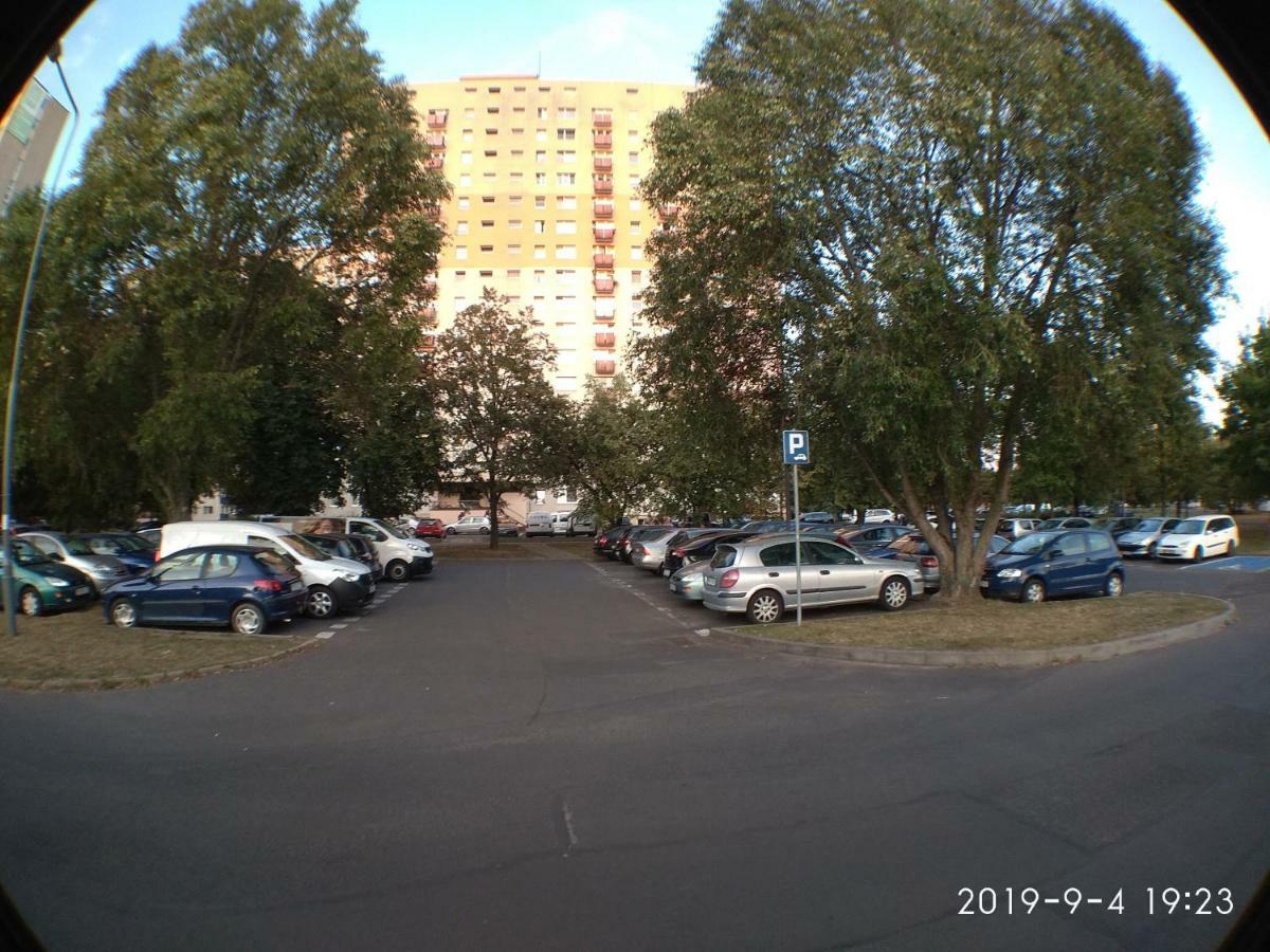 2020 Zwyciestwa 18 - Mieszkanie / Kawalerka / Studio Poznań Eksteriør bilde