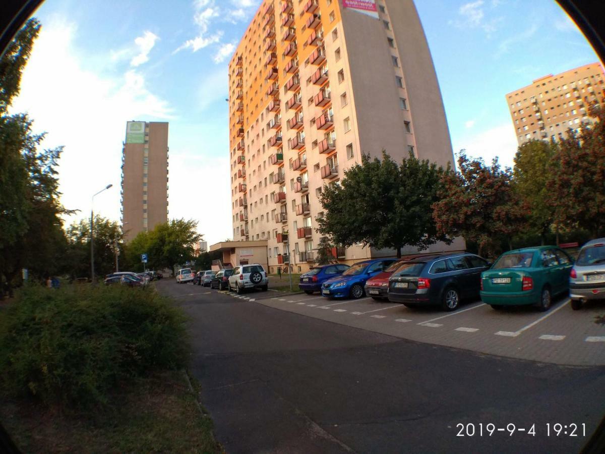 2020 Zwyciestwa 18 - Mieszkanie / Kawalerka / Studio Poznań Eksteriør bilde
